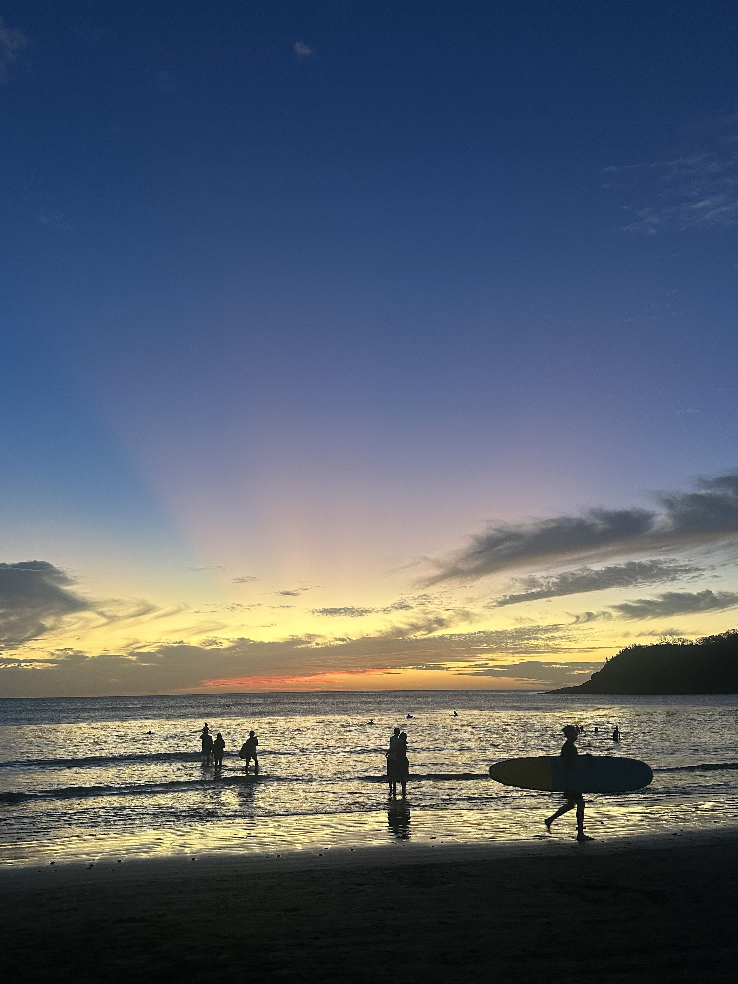 Surf al atardecer — Playa El Remanso Nicaragua